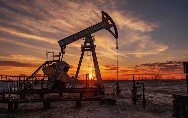 Цена нефти в рублях оказалась значительно ниже прогноза бюджета на 2025