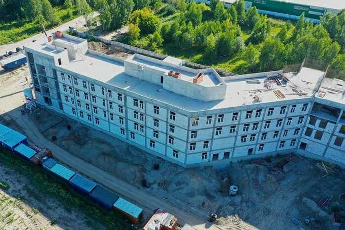 Бетон вместо медицины: за что на самом деле платят деньги в новосибирском ГЧП
