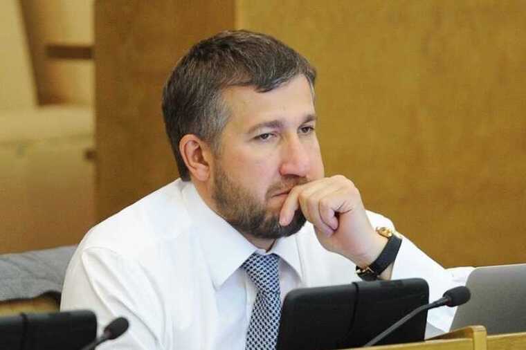 Как депутат Григорий Аникеев лишил свободы своего близкого соратника в Азербайджане и разворовал криптовалюту