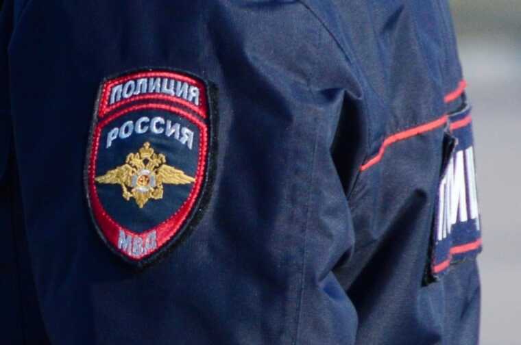 Силовики изымают телефоны, компьютеры и документы в редакции Baza