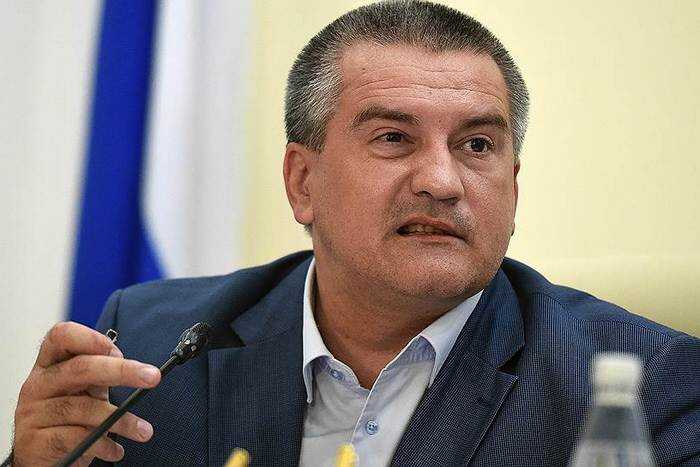 Сергей Аксенов заявил о намерении взыскивать с нечестных подрядчиков половину стоимости контрактов через суд