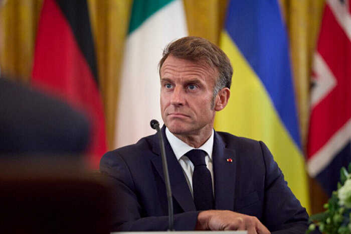 Макрон выступил за проведение двусторонней встречи Зеленского и Путина в Женеве