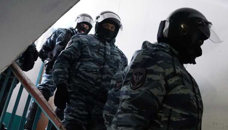 Амурский ФСБ под подозрением: Рагимов избегает наказания, Сластин – в тюрьме